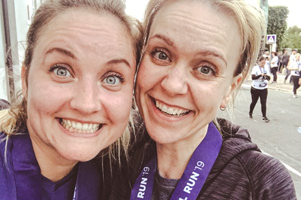 Ystävykset juoksutapahtumassa