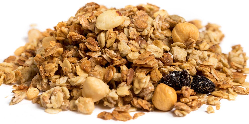 Paahdettuja hiutaleita, siemeniä, kuivattuja hedelmiä ja pähkinöitä