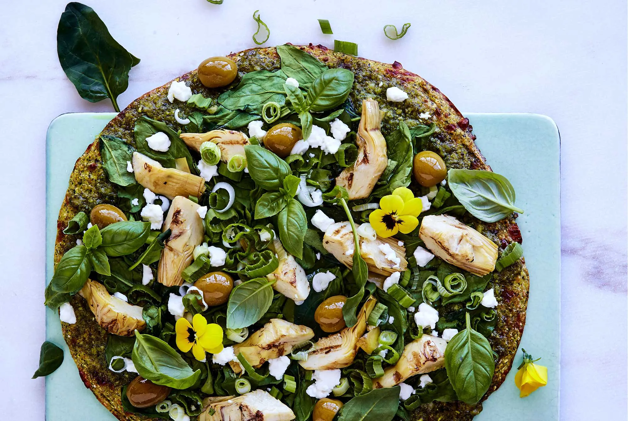 Itse tehty tortillapizza.