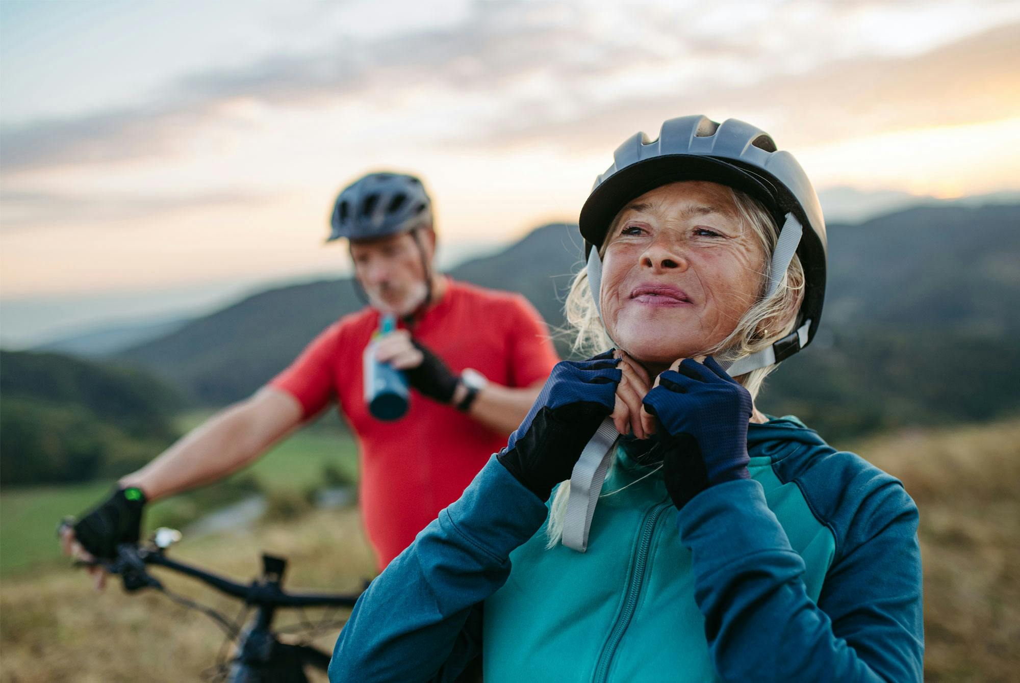 nainen polkupyörällä