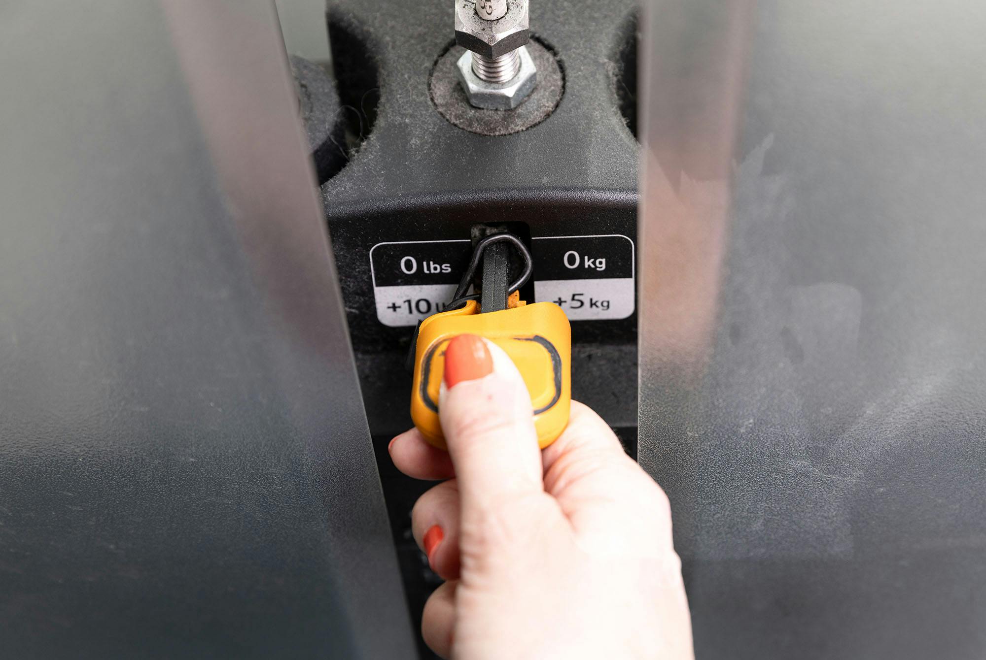 Napsauta lisäpainoa jalkaprässiin