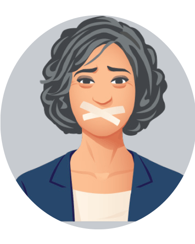 Kvinde med plaster for munden.