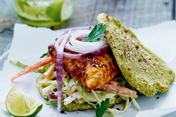 Kyllingeburger med broccolibolle