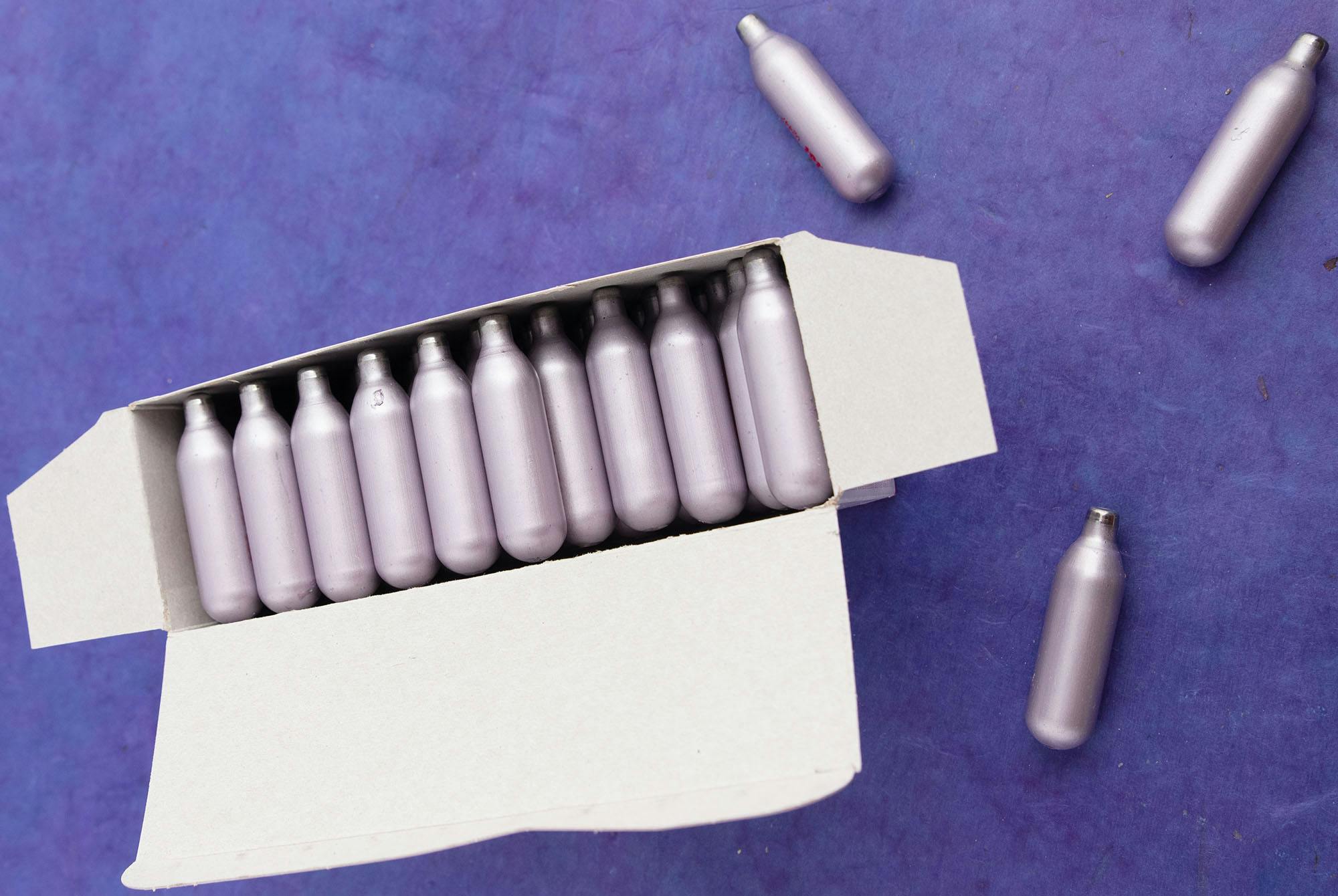 Ilokaasu patruunoita