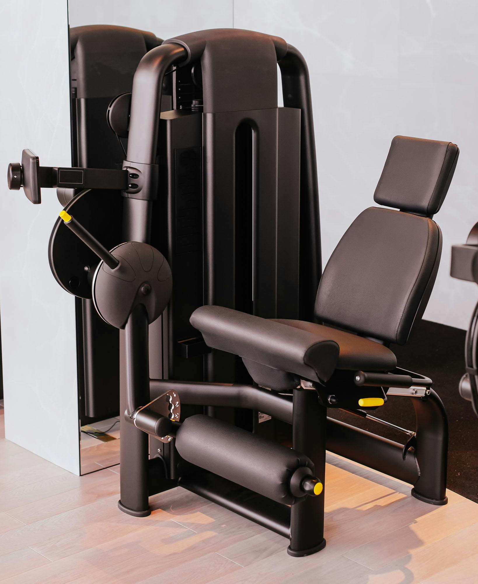 Leg extension -laite, polvenojennus – vaihtoehto jalkaprässille