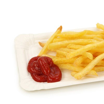 Små pommes frites med ketchuo