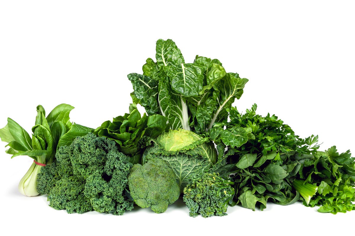 Mørkegrønne grøntsager, herunder kinesisk kål