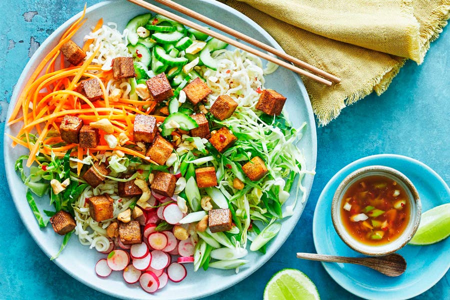 Nudelsalat med tofu