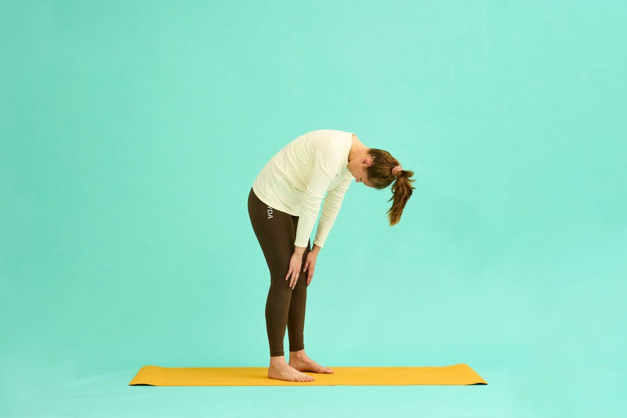 Kvinde laver rygmobilitet