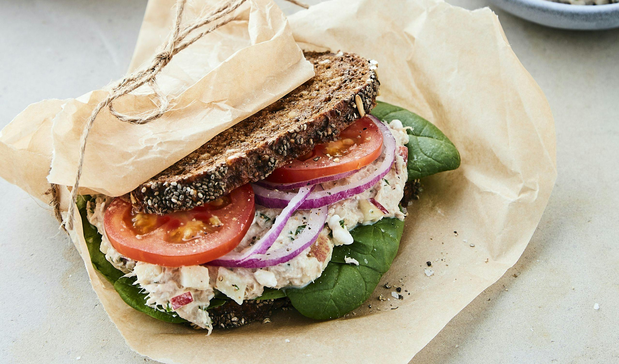 Rågbrödsmacka med tonfisksallad