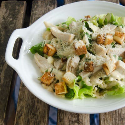 Salat med kylling og dressing