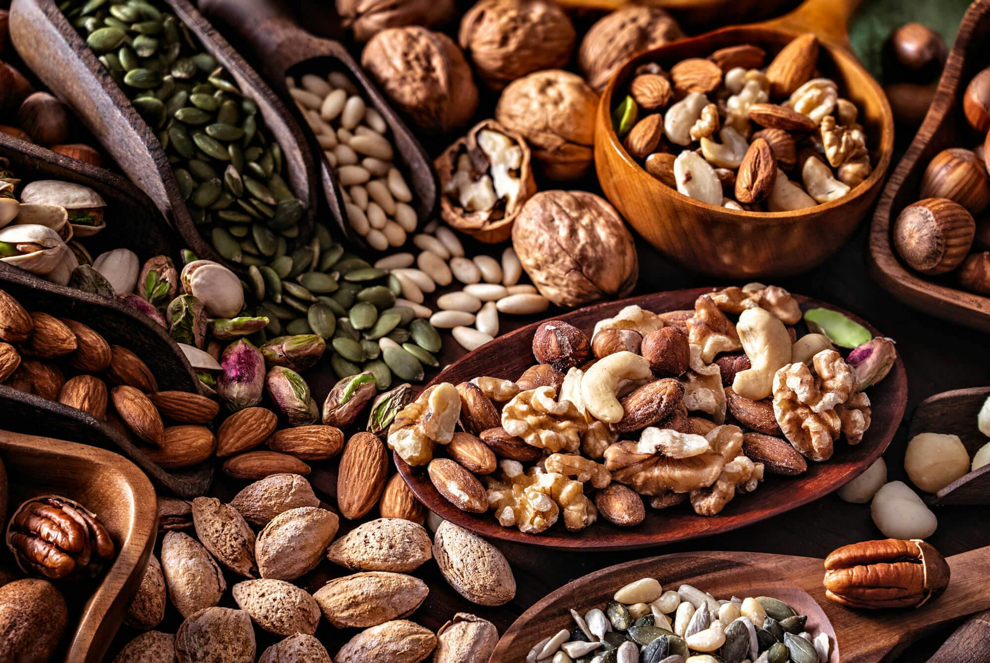 Fiberrik kost i form av nötter och frön