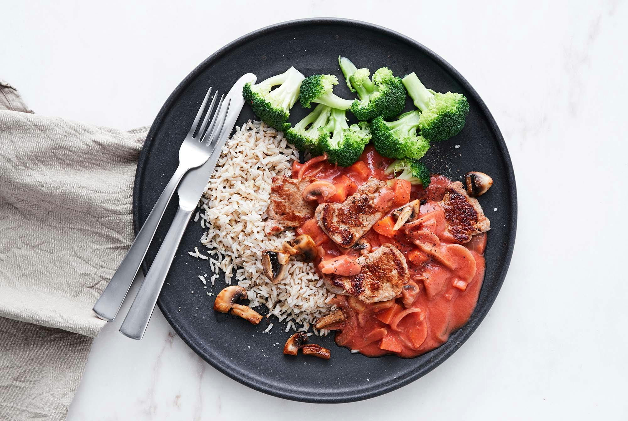 Fläskfilégryta med ris och broccoli