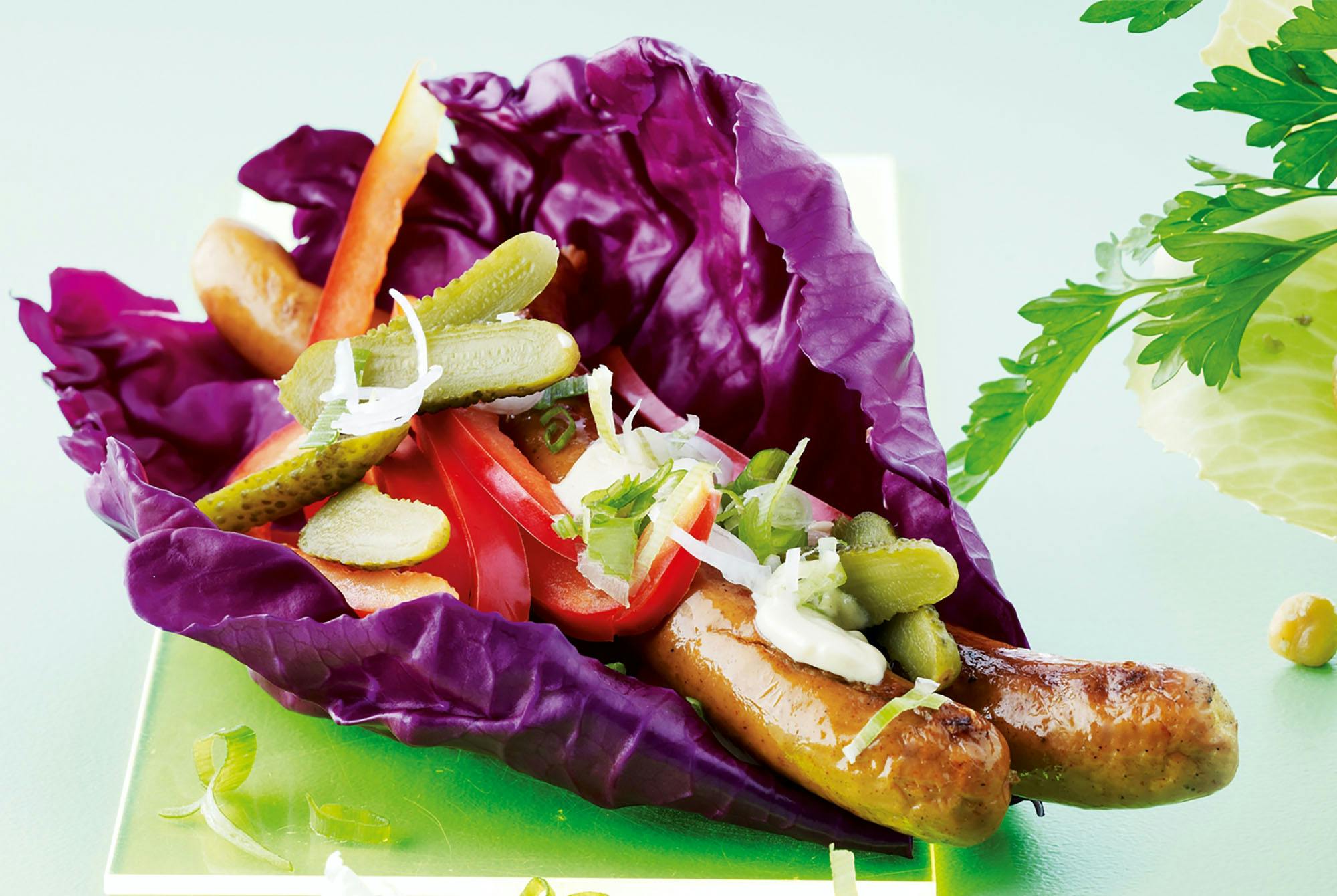 Funky dog i lilla spetskålswrap, recept