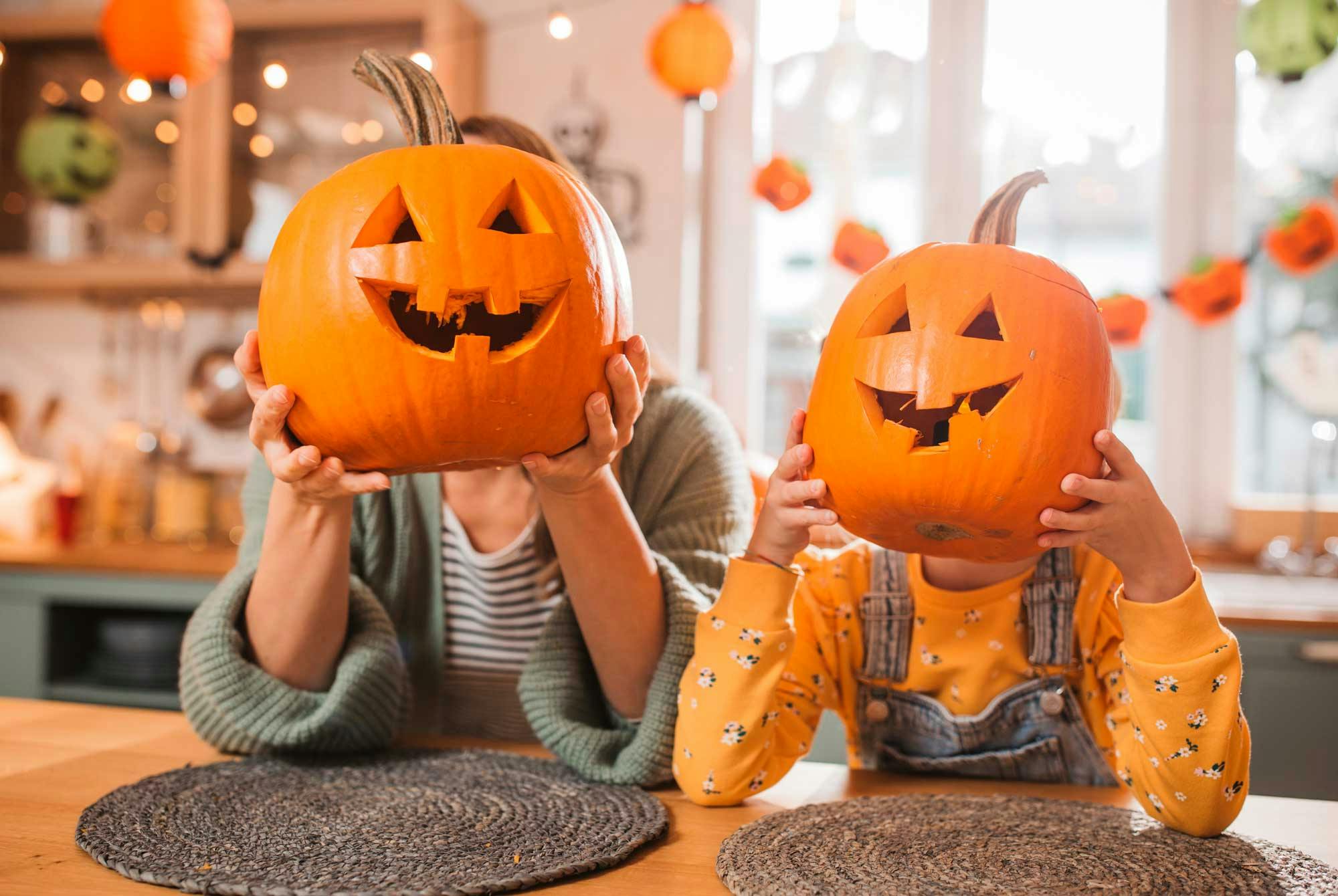 halloween udskæring af græskar