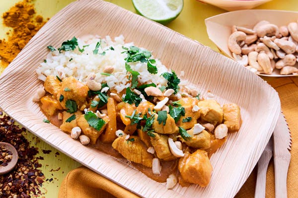 En portion Chicken Korma med blomkålsris