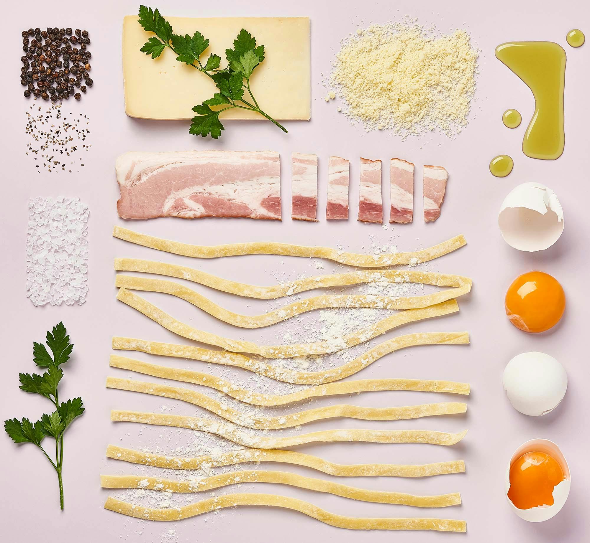 Ingredienser til spagetti carbonara
