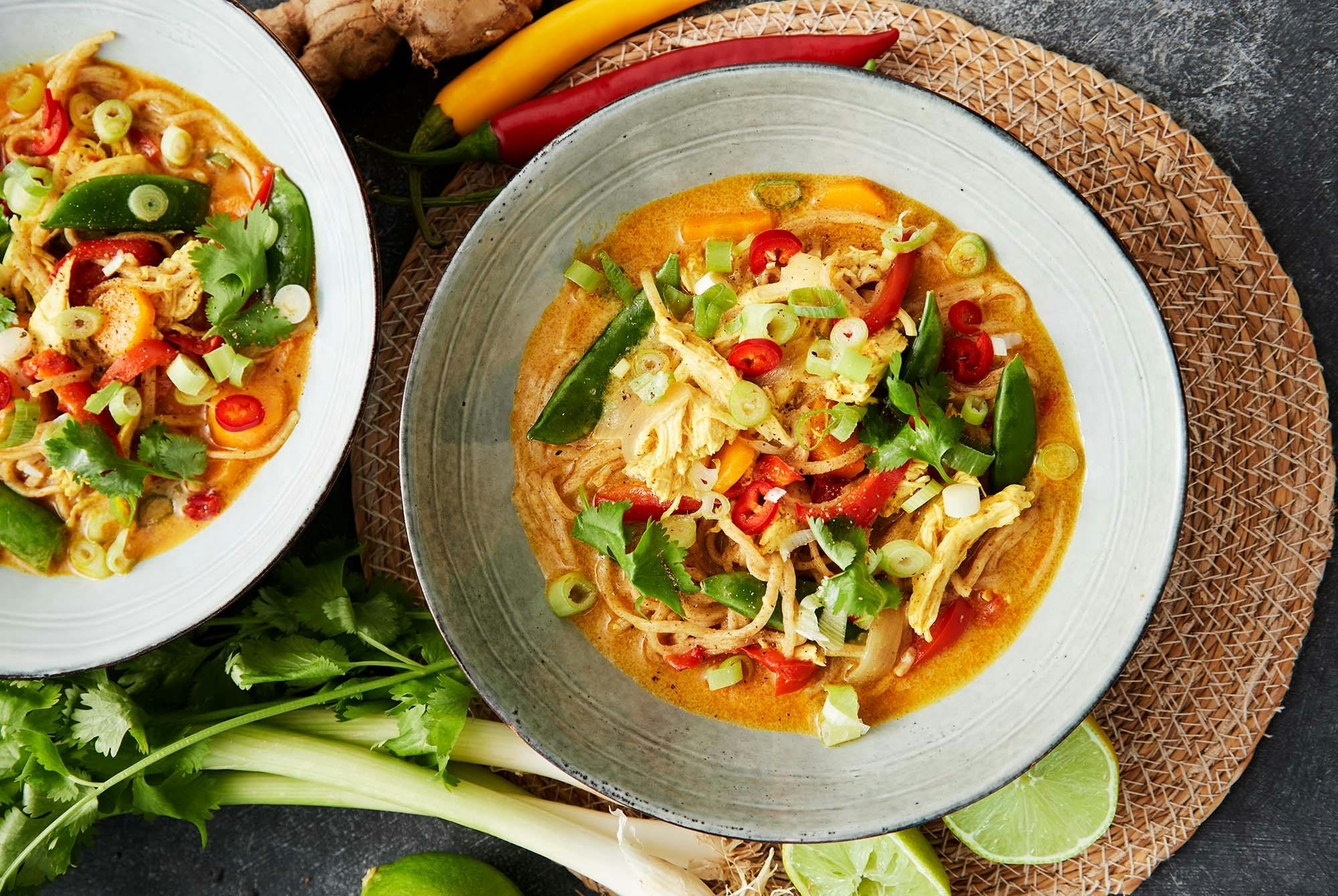 karrisuppe med kylling og kokosmelk