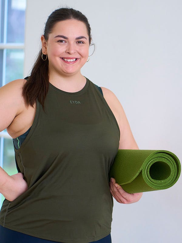 Nainen valmiina treeniin – ruokavalio laihdutuslääkettä käyttäville