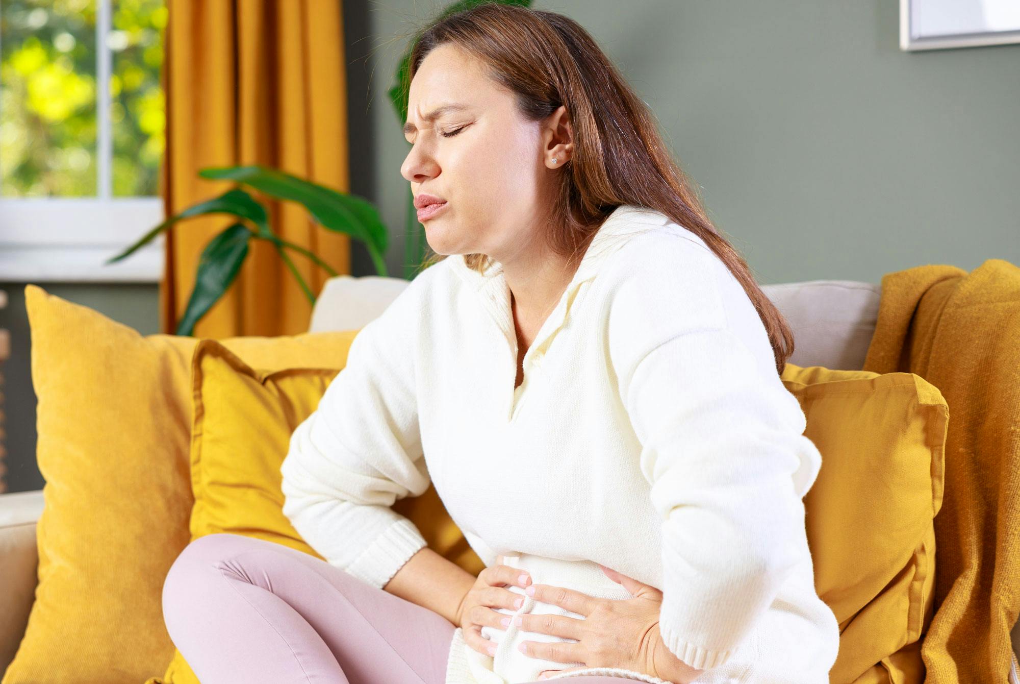 Blödande magsårssymtom är desamma för kvinnor och män.