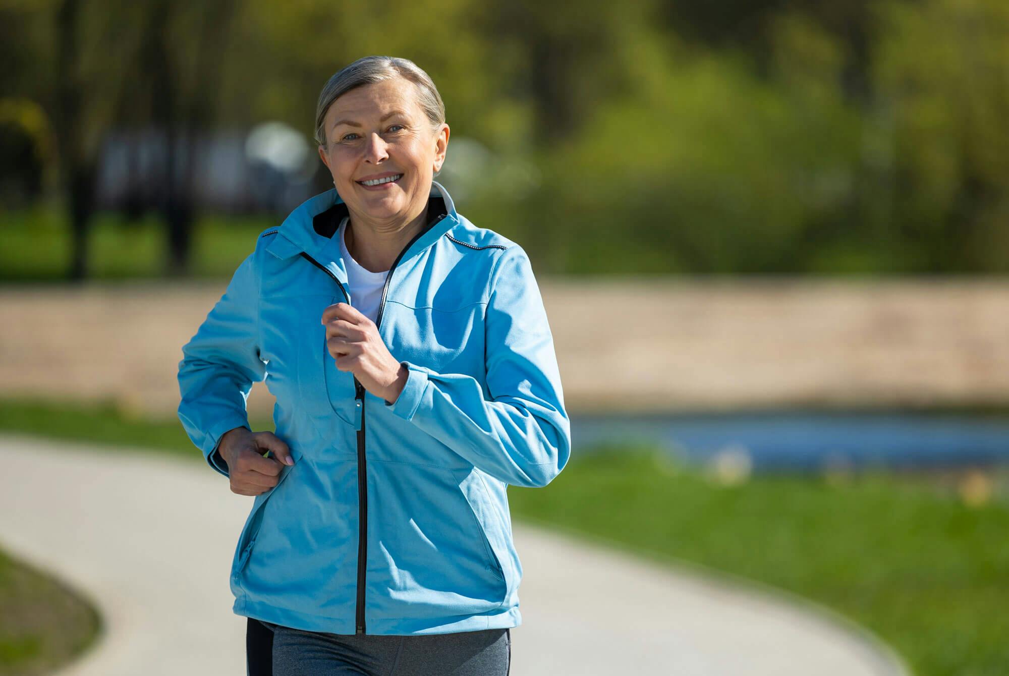 kvinde på keto-kur løbetræner