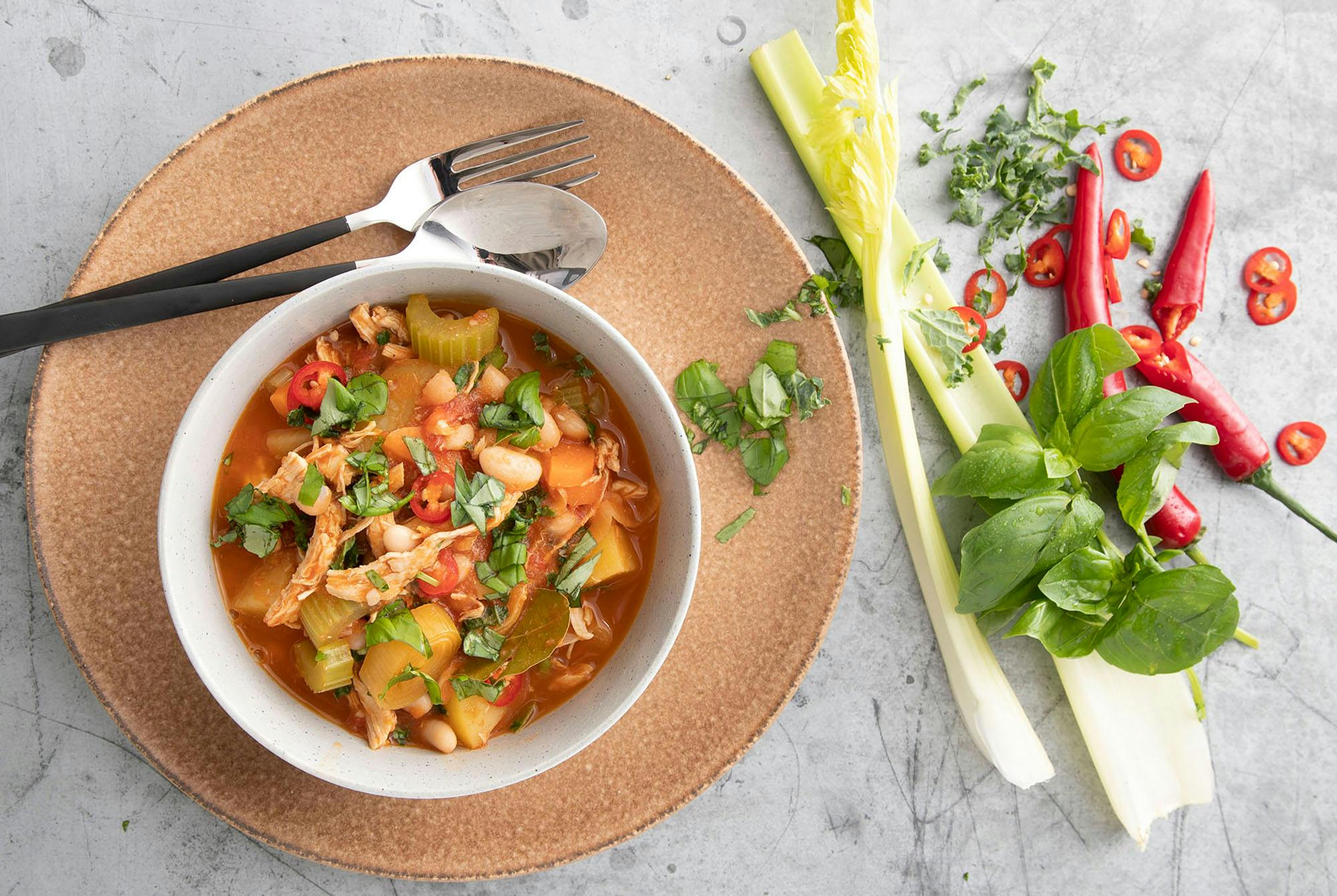 Kyllingesuppe med kartofler og porre