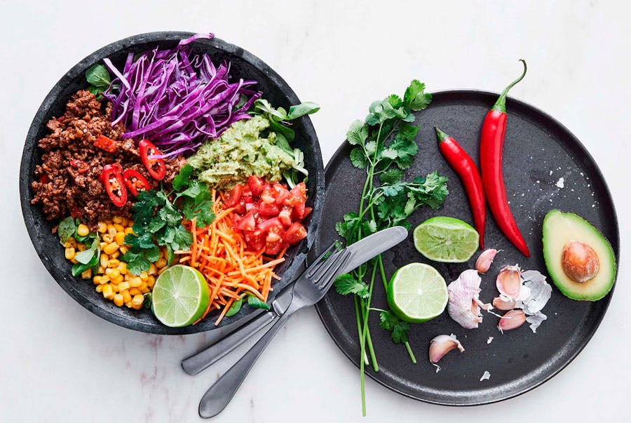 Ruokavalio, päivällinen – Texmex-kulho naudanlihasta ja avokadoa