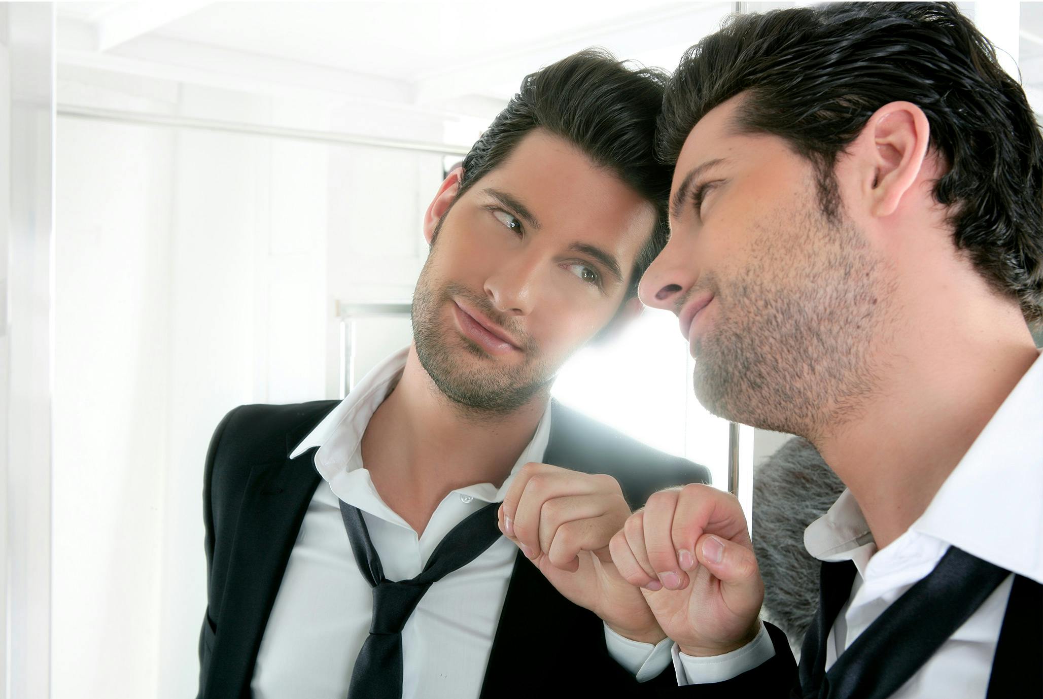 Narcissist, der beundrer sig selv i spejlet