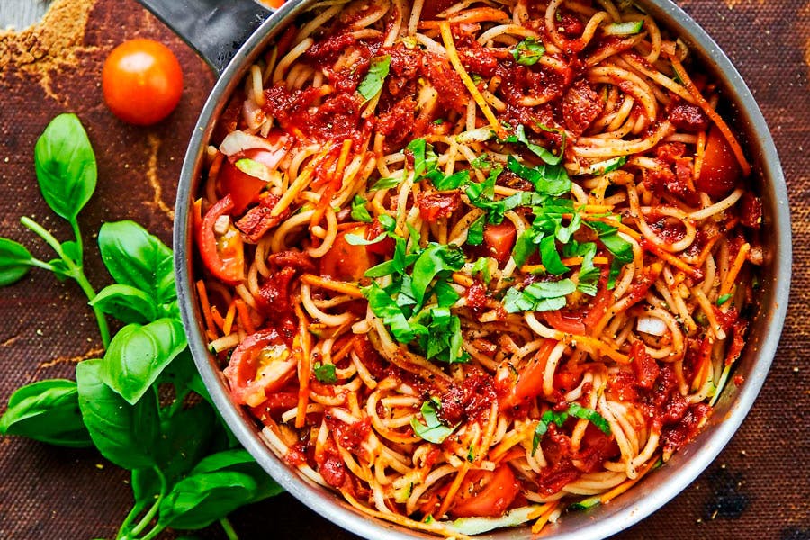 One pot pasta med squash , tomat og chorizo