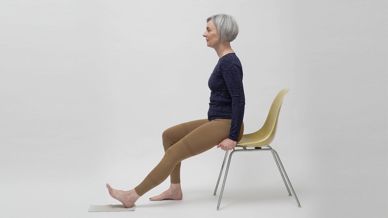 Kvinne som trener med artrose