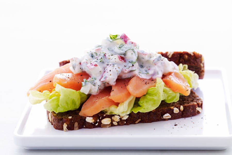 rugbrød med peberrodscreme