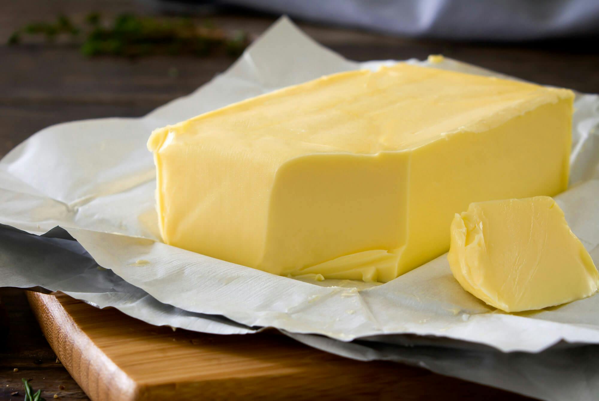 Smør er mættet fedt og skidt for kolesteroelt