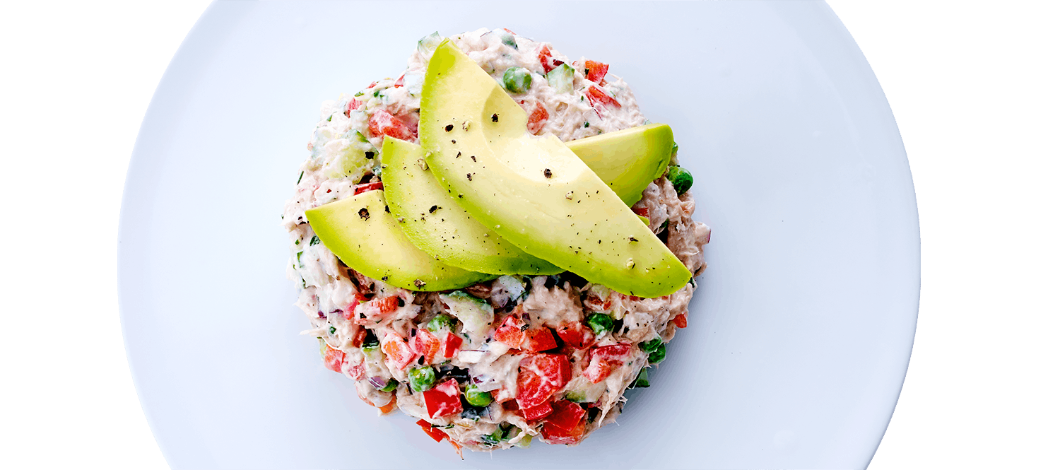 Tunmousse med avocado anrettet på tallerken