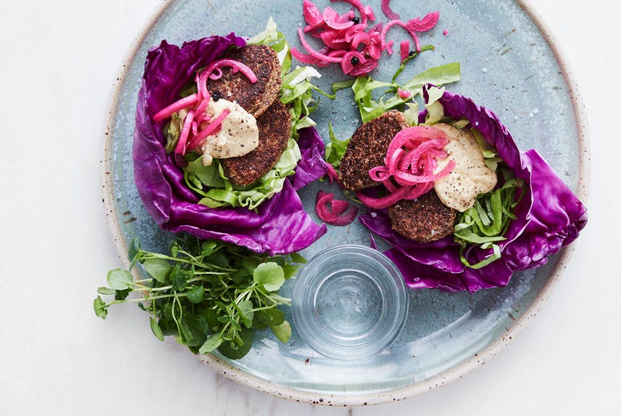 Matplan, middag – Spisskålwraps med blomkålsboller