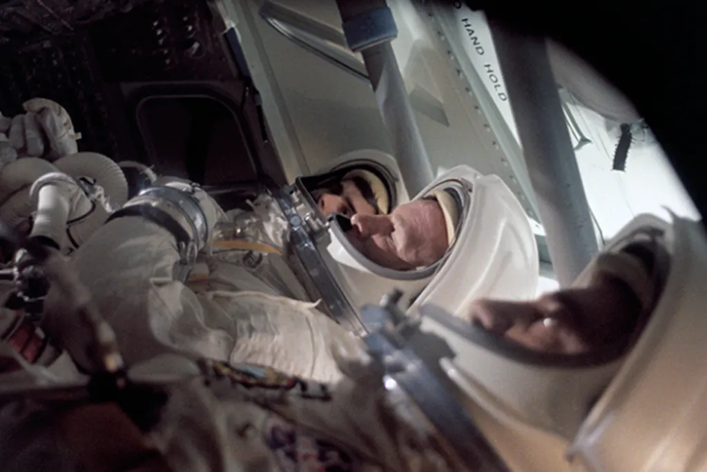 Neil Armstrong - Het verhaal van de eerste man op de maan | wibnet.nl