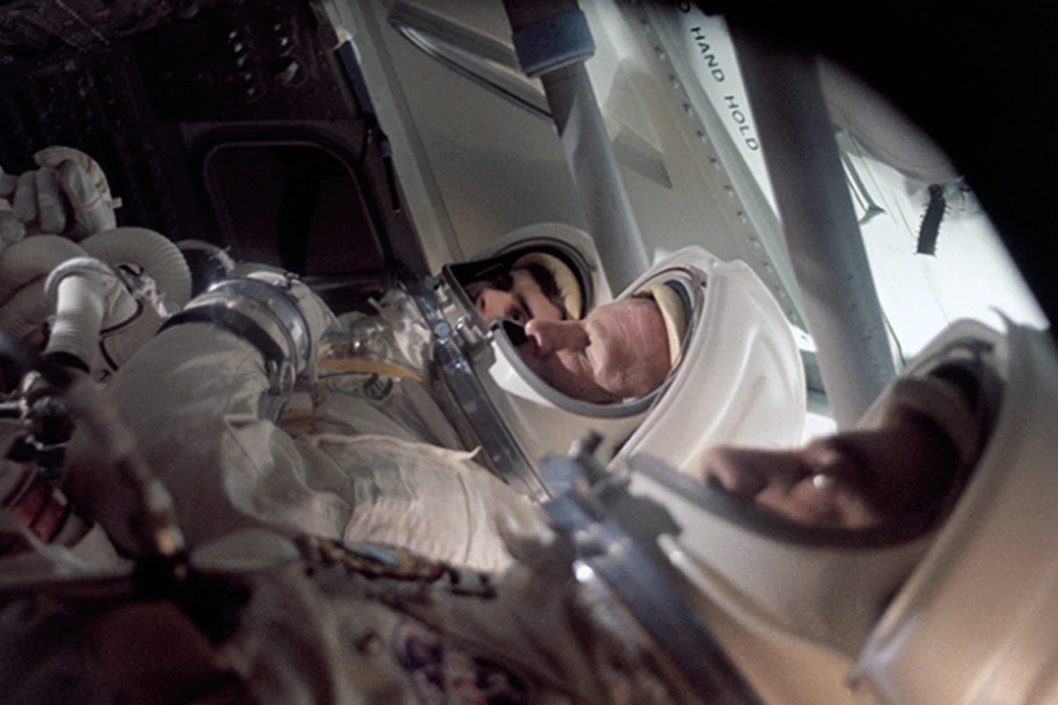 Neil Armstrong - Het verhaal van de eerste man op de maan | wibnet.nl