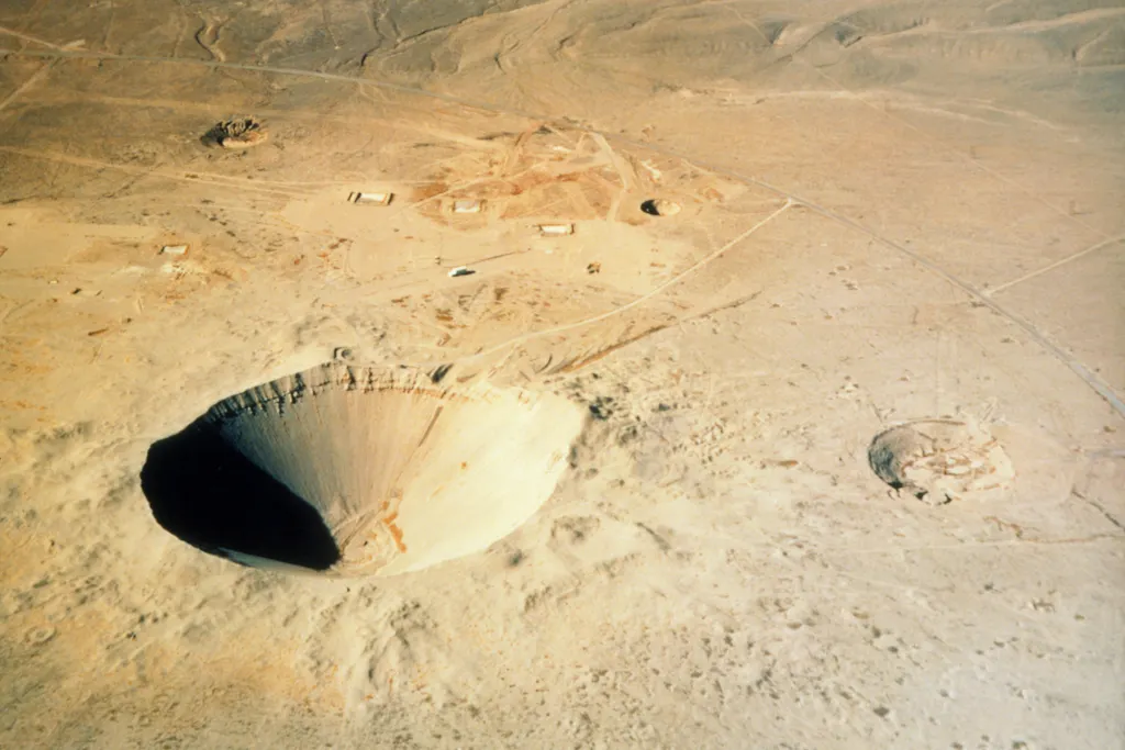 Atoombom: Hoe ziet het gat van een atoombom eruit? | wibnet.nl