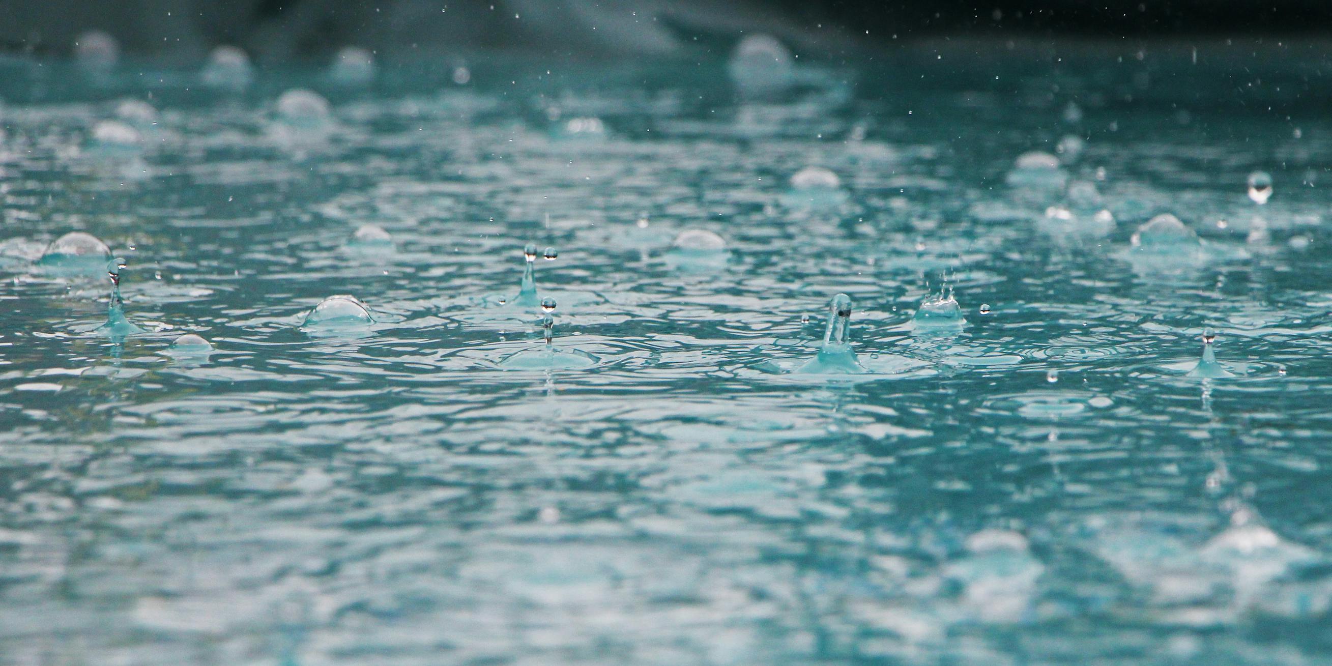 Daarom regent het Hoe neerslag ontstaat Daarom regent het Hoe neerslag ontstaat