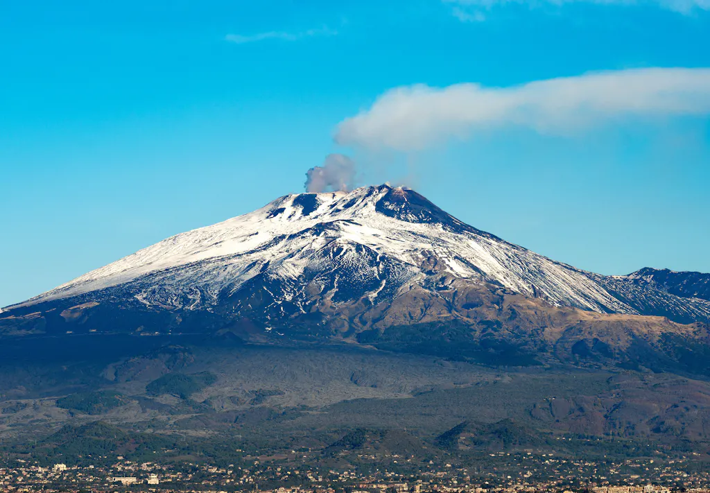 De vulkaan Etna zakt langzaam in zee | wibnet.nl