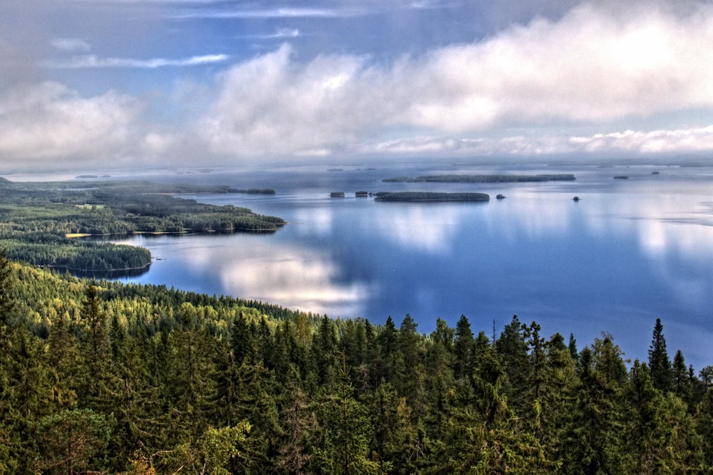 Pielinen Suomen neljänneksi suurin järvi on Pielinen.