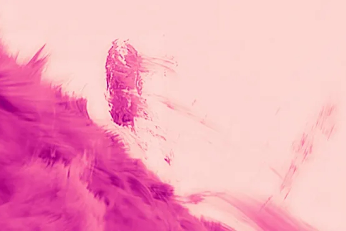 Vaaleanpunaista plasmaa leijuu Auringon ulkokerroksissa