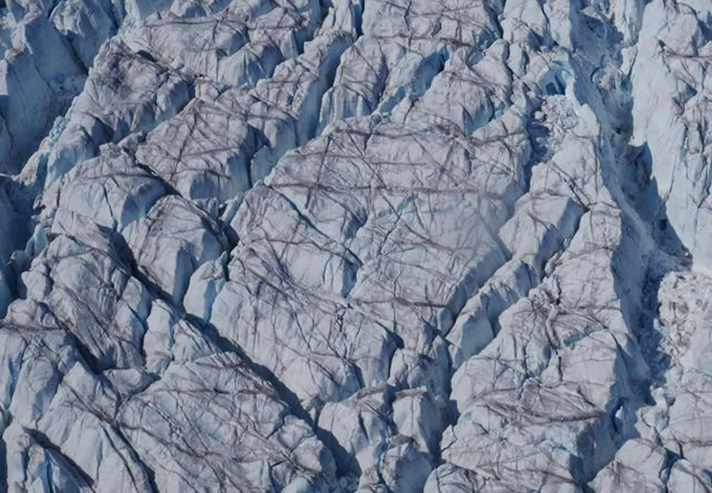 Sprickor påverkar avsmältningen av inlandsisen | illvet.se