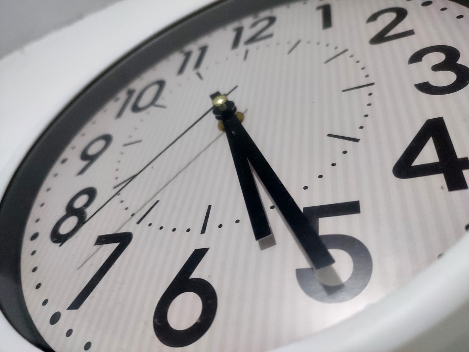 Jos käytössäsi on Windows 11:n vanha versio 22H2, päivitä se mahdollisimman pian versioon 23H2.