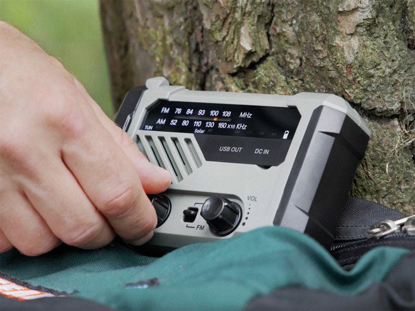 Nödradio med inbyggt batteripaket