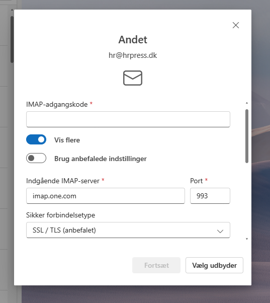Outlook vil selv indhente alle tekniske oplysninger om din konto, men du bør tjekke at alle serveradresser og porte svarer til dem du har fået oplyst af din internetudbyder.