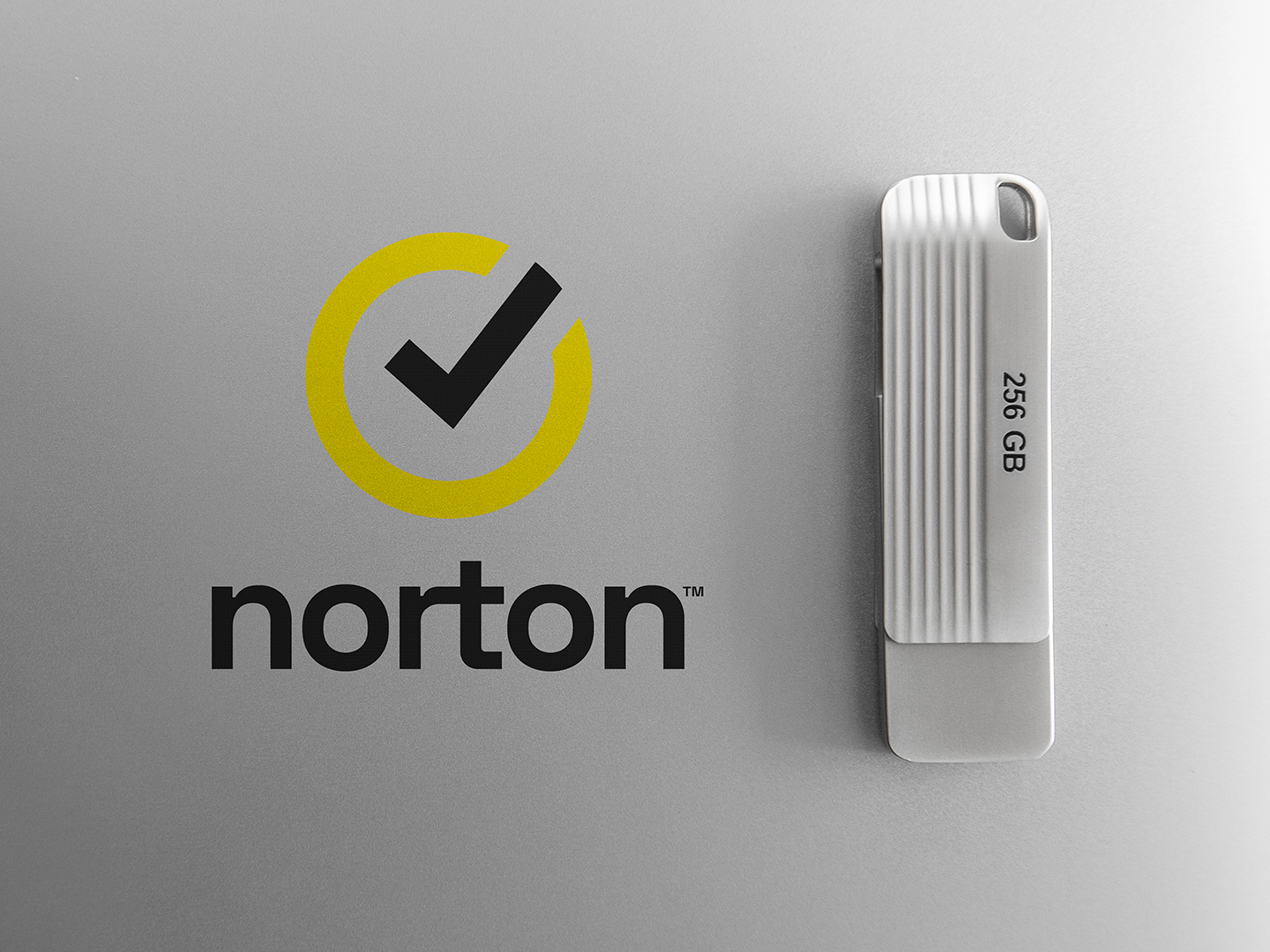 Norton Power Eraser er allerede installert på minnepinnen.