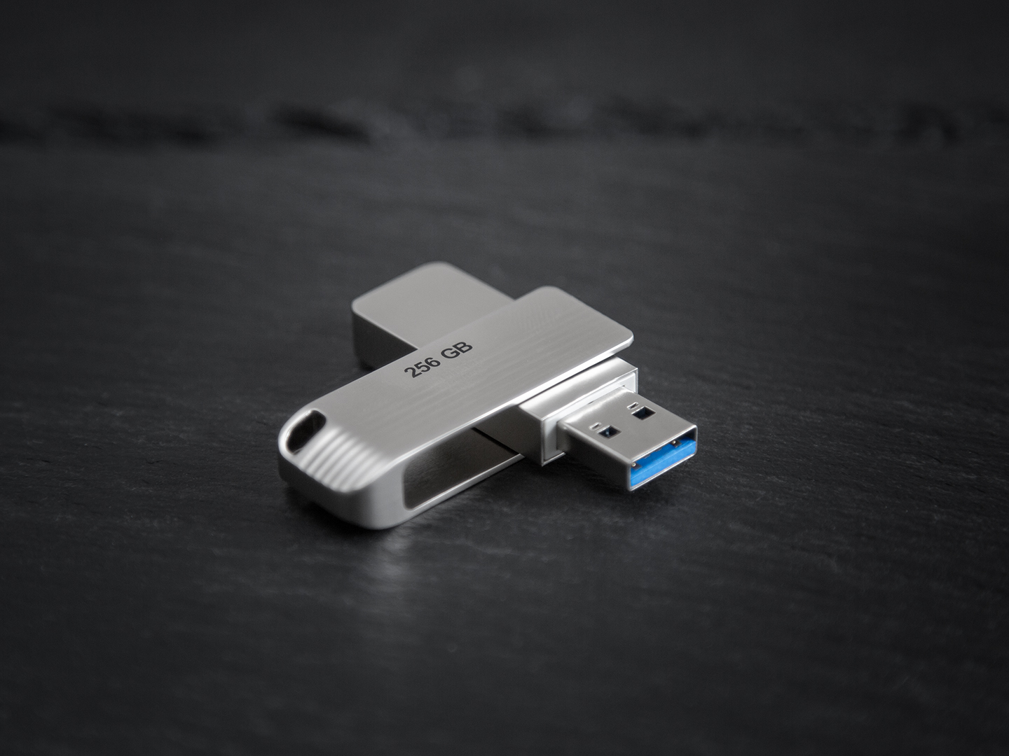 Minnepinnen har en kapasitet på 256 GB.