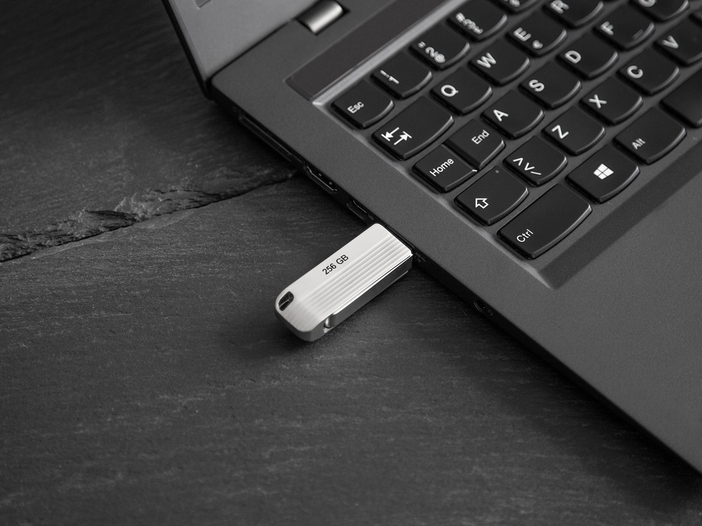 USB-nøgle med indbygget sikkerhedsscanner - Norton Power Eraser