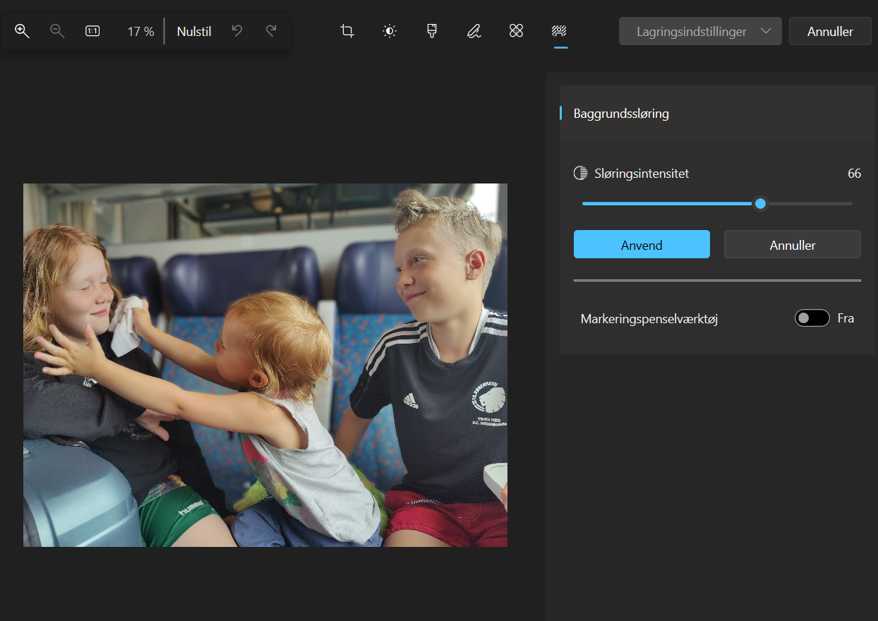 Funksjonen Bakgrunnsuskarphet i Bilder i Windows 11