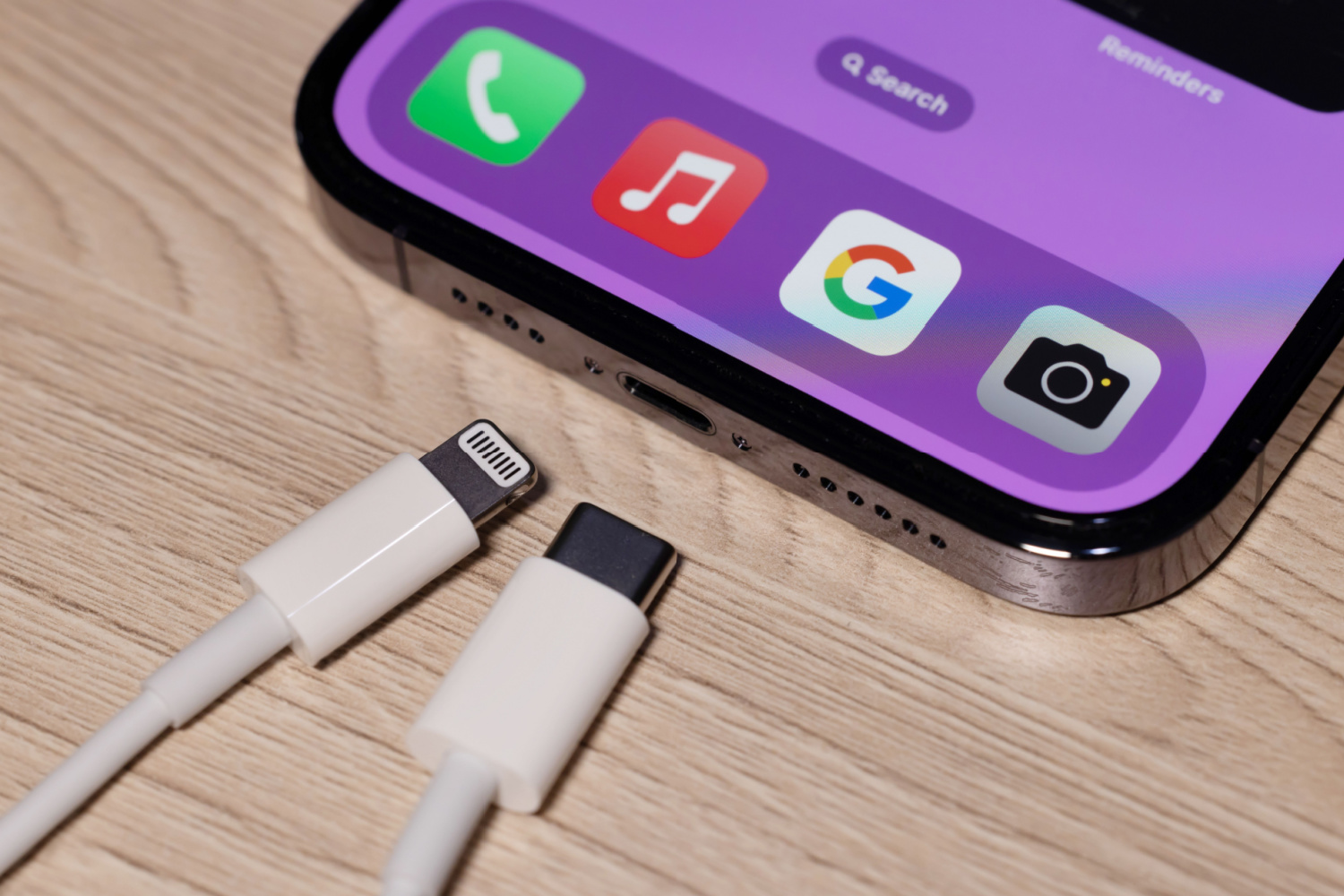 Precis som de flesta andra mobiltillverkare laddas Apples nya iPhone via en USB-C-kontakt